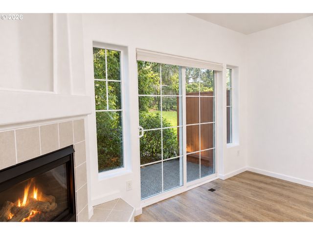 15480 Sw SPARROW Loop 102, Beaverton, OR 97007