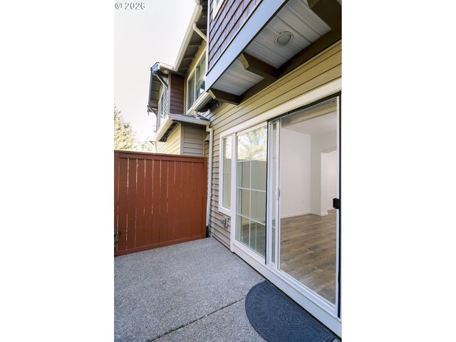 15480 Sw SPARROW Loop 102, Beaverton, OR 97007