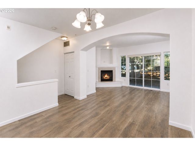 15480 Sw SPARROW Loop 102, Beaverton, OR 97007