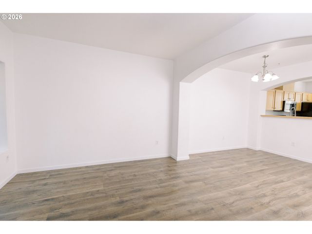15480 Sw SPARROW Loop 102, Beaverton, OR 97007