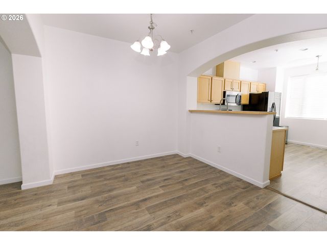 15480 Sw SPARROW Loop 102, Beaverton, OR 97007