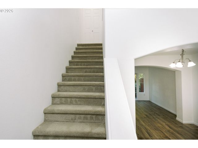 15480 Sw SPARROW Loop 102, Beaverton, OR 97007