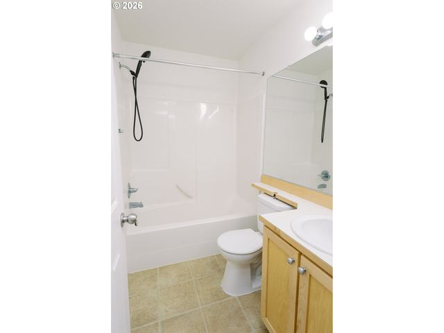 15480 Sw SPARROW Loop 102, Beaverton, OR 97007