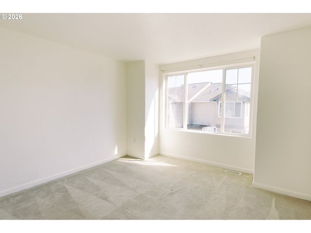 15480 Sw SPARROW Loop 102, Beaverton, OR 97007
