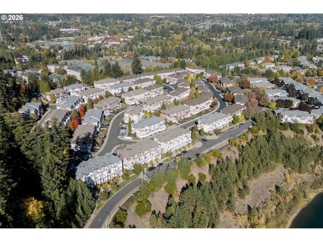 15480 Sw SPARROW Loop 102, Beaverton, OR 97007