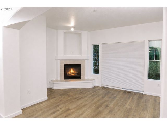 15480 Sw SPARROW Loop 102, Beaverton, OR 97007