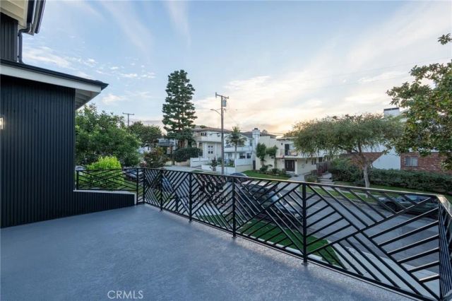 110 S Irena Avenue A, Redondo Beach, CA 90277