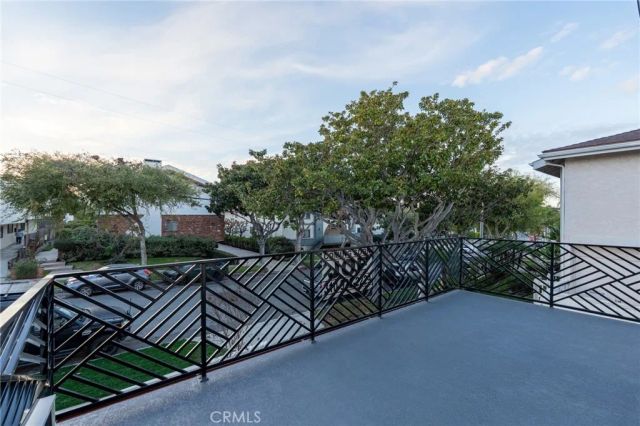 110 S Irena Avenue A, Redondo Beach, CA 90277