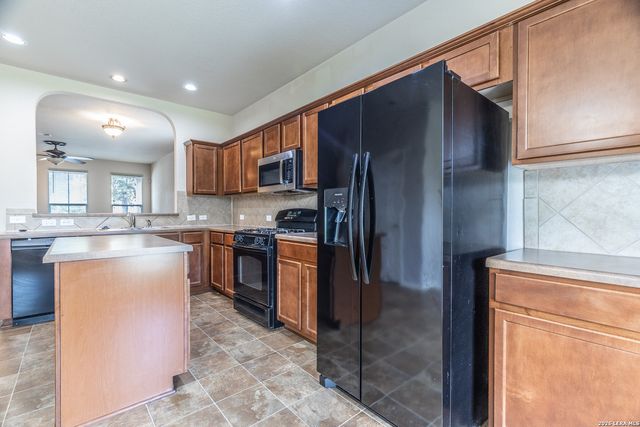 240 LIMESTONE CRK, New Braunfels, TX 78130