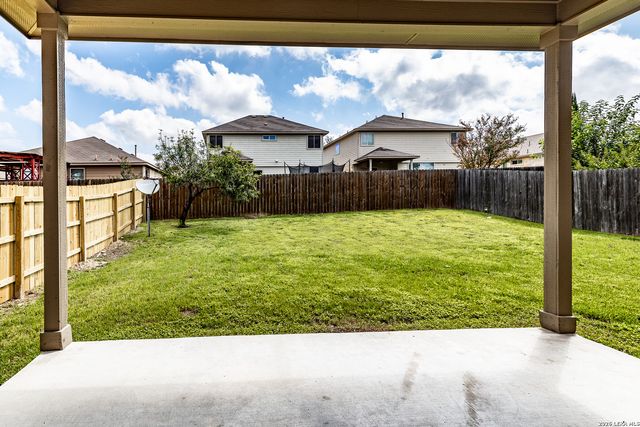 240 LIMESTONE CRK, New Braunfels, TX 78130