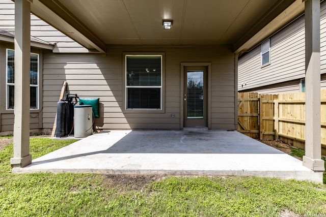 240 LIMESTONE CRK, New Braunfels, TX 78130