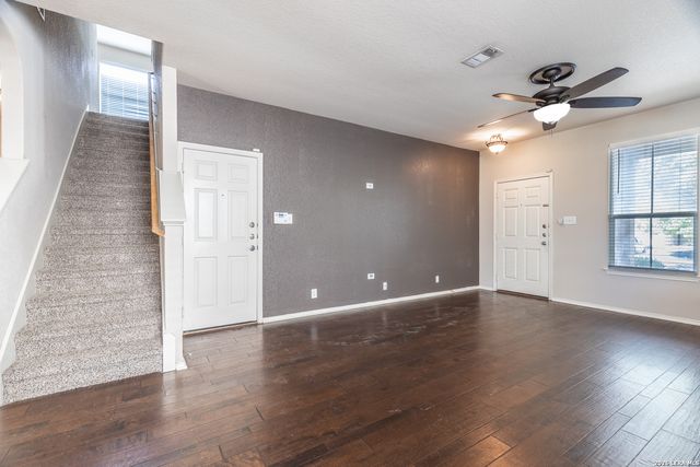 240 LIMESTONE CRK, New Braunfels, TX 78130