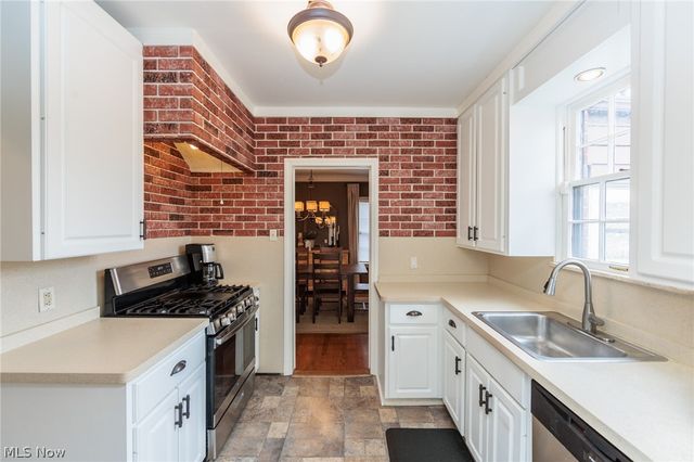 3881 Grenville Road, University Heights, OH 44118