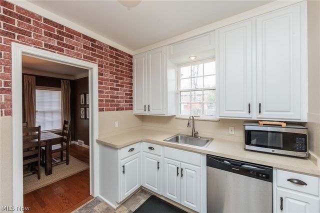 3881 Grenville Road, University Heights, OH 44118