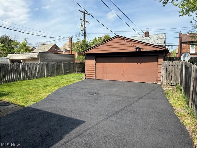 3881 Grenville Road, University Heights, OH 44118