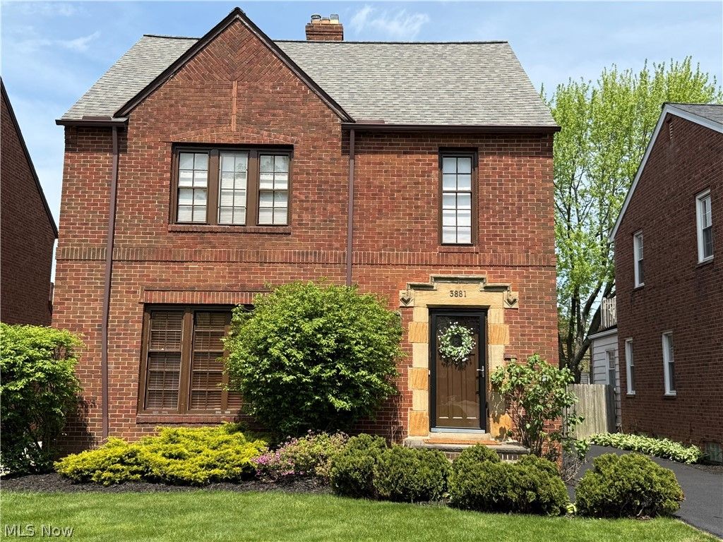 3881 Grenville Road, University Heights, OH 44118