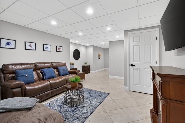 1 Fairbanks Lane, North Reading, MA 01864