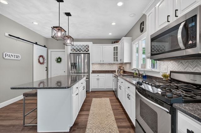 1 Fairbanks Lane, North Reading, MA 01864