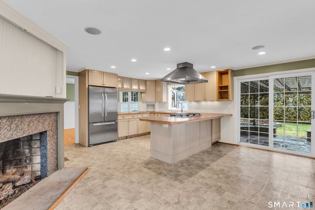 22 Indian Drive, Clinton, CT 06413