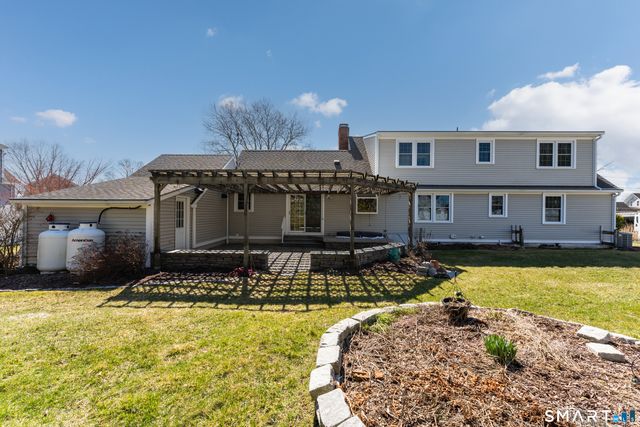 22 Indian Drive, Clinton, CT 06413