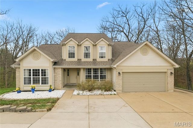 2245 Meadow Forest Drive, Pacific, MO 63069
