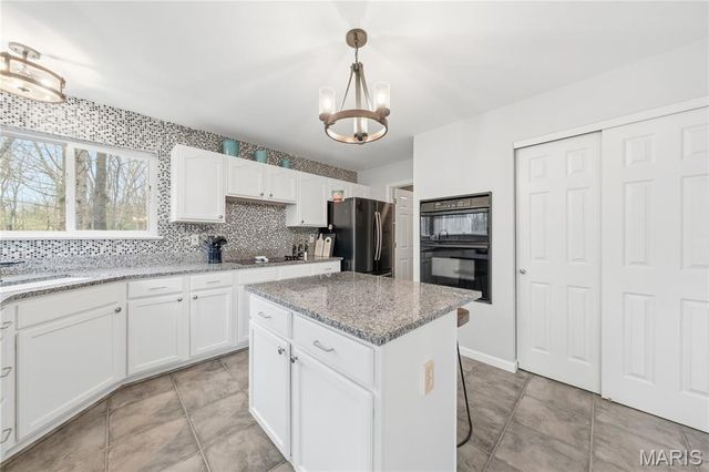 2245 Meadow Forest Drive, Pacific, MO 63069