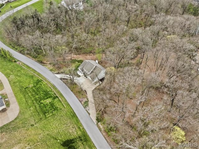 2245 Meadow Forest Drive, Pacific, MO 63069