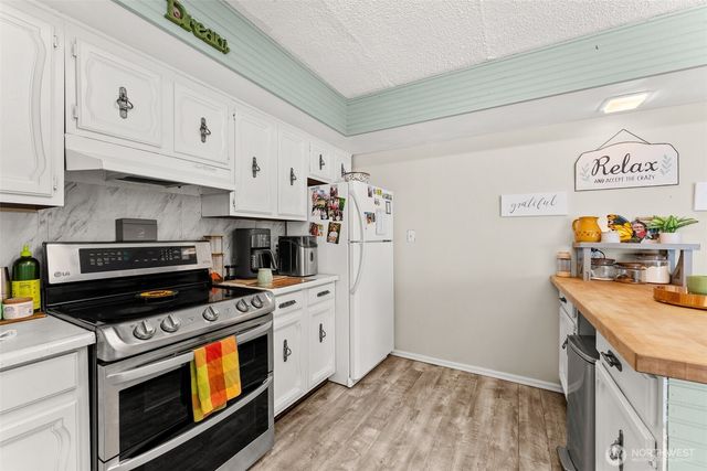 16 Harrison Street, South Bend, WA 98586