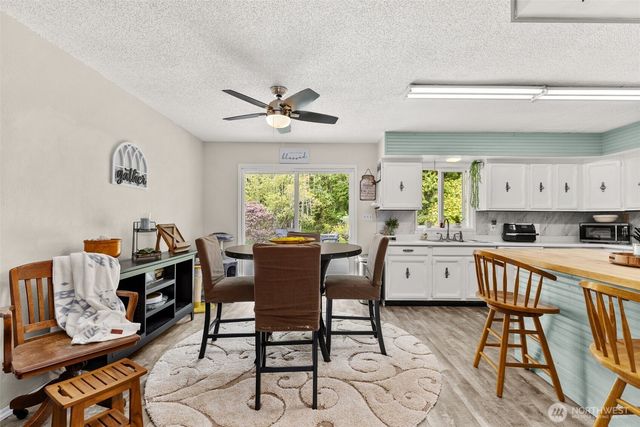 16 Harrison Street, South Bend, WA 98586