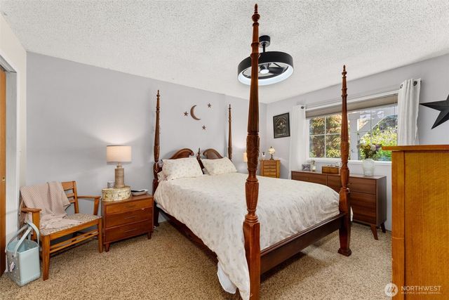 16 Harrison Street, South Bend, WA 98586