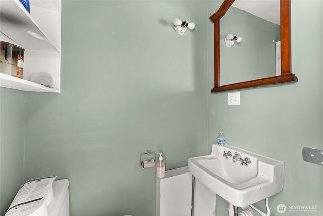 16 Harrison Street, South Bend, WA 98586