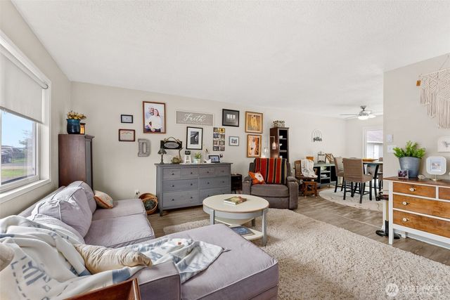 16 Harrison Street, South Bend, WA 98586