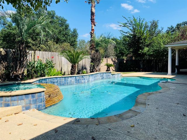 12402 Santiago Cove Lane, Houston, TX 77041