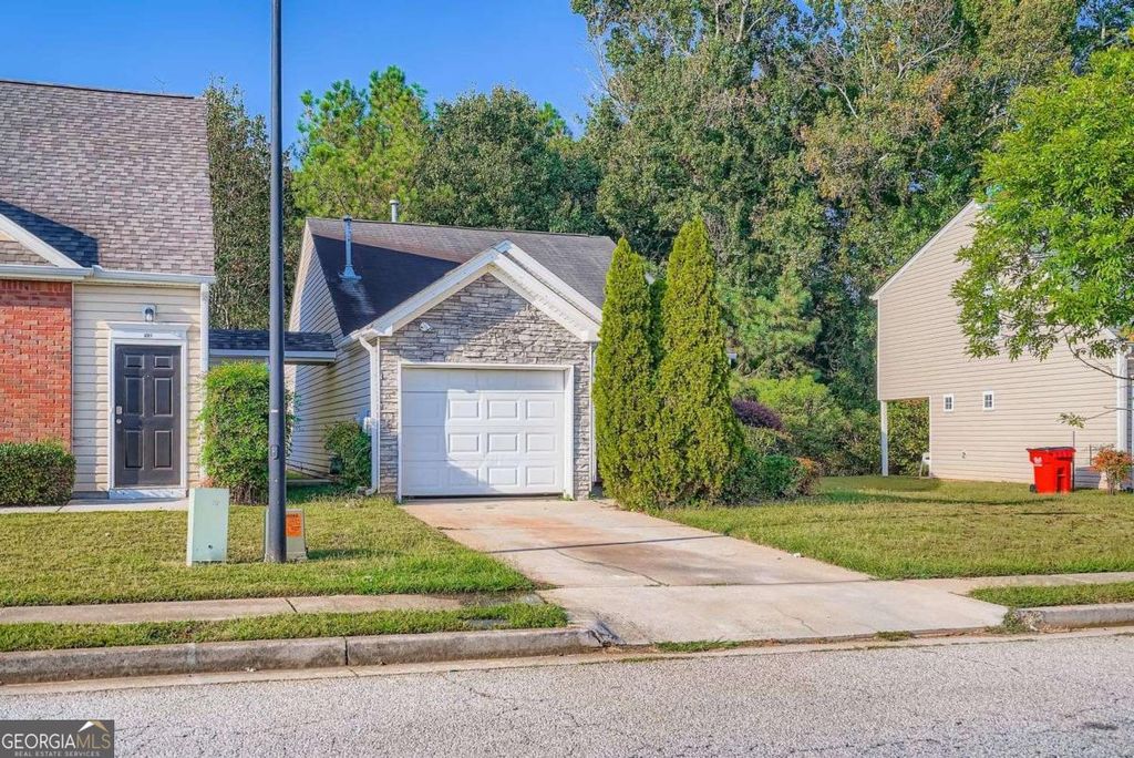 1025 Lakeside Circle, Covington, GA 30016