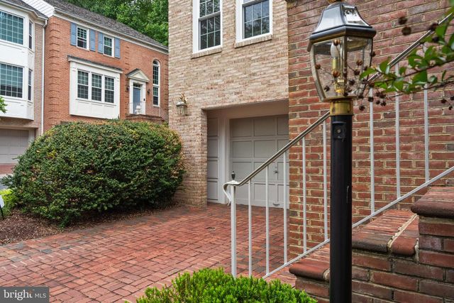 8015 QUARRY RIDGE WAY, Bethesda, MD 20817