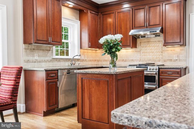 8015 QUARRY RIDGE WAY, Bethesda, MD 20817