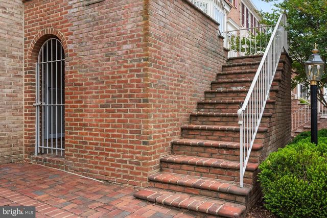 8015 QUARRY RIDGE WAY, Bethesda, MD 20817
