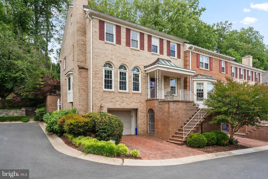 8015 QUARRY RIDGE WAY, Bethesda, MD 20817