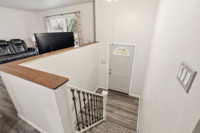 715 Cheyenne Drive, Lowell, IN 46356