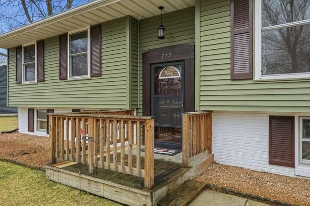 715 Cheyenne Drive, Lowell, IN 46356