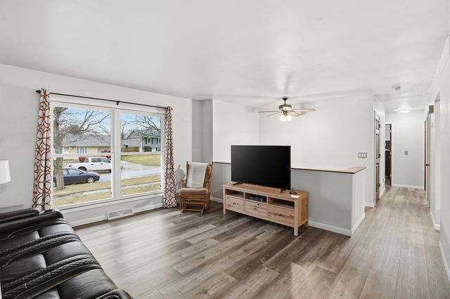 715 Cheyenne Drive, Lowell, IN 46356