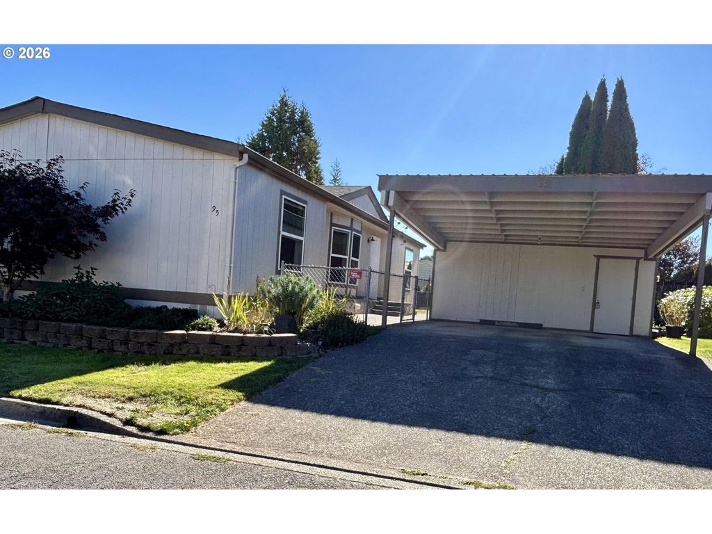Image 1 of property listing at 1145 Sw CYPRESS St 95, Mc Minnville, OR 97128