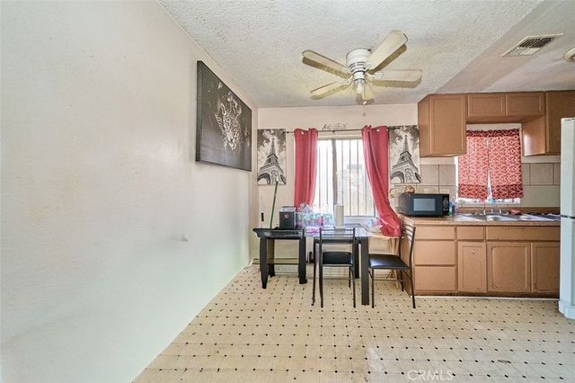 1011 W Avenue H12, Lancaster, CA 93534