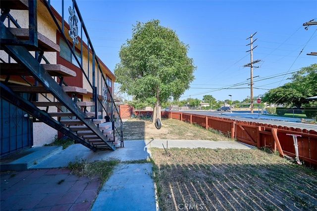 1011 W Avenue H12, Lancaster, CA 93534