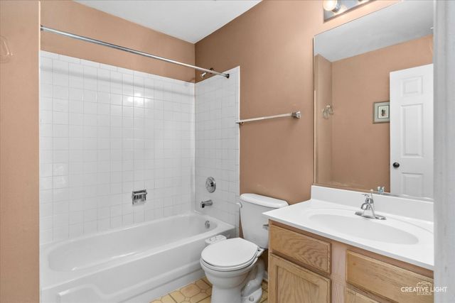 13961 S Oakdale Circle, Plainfield, IL 60544