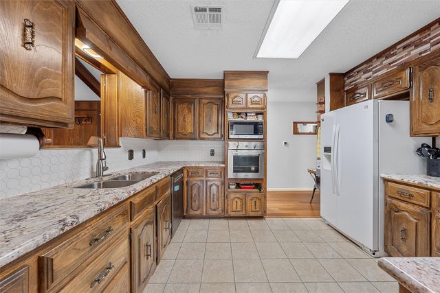804 Val Verde, Marlin, TX 76661