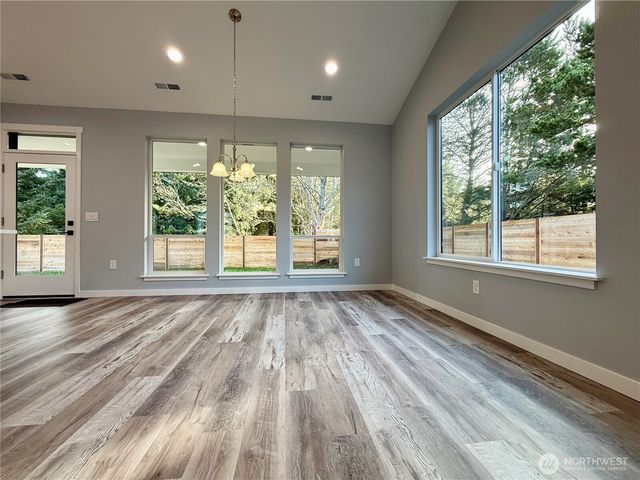 716 Island Circle SE, Ocean Shores, WA 98569