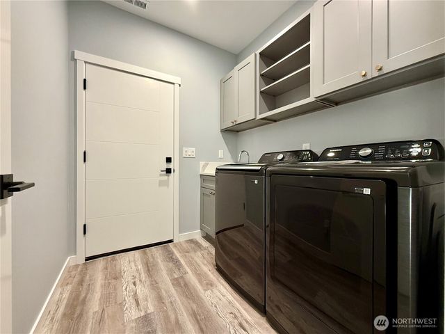 716 Island Circle SE, Ocean Shores, WA 98569