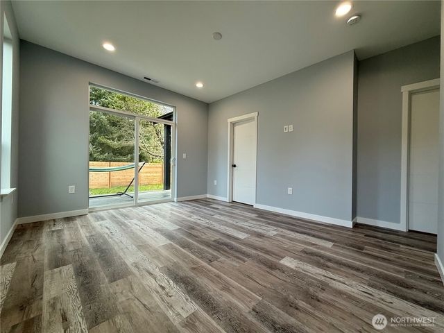 716 Island Circle SE, Ocean Shores, WA 98569