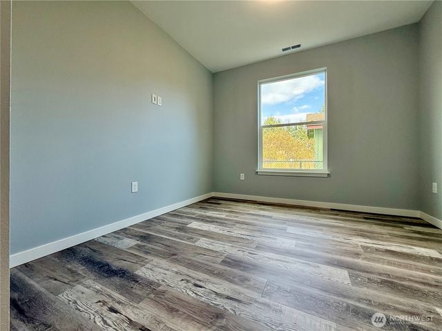 716 Island Circle SE, Ocean Shores, WA 98569